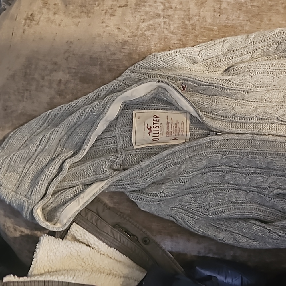 Hollister sweater